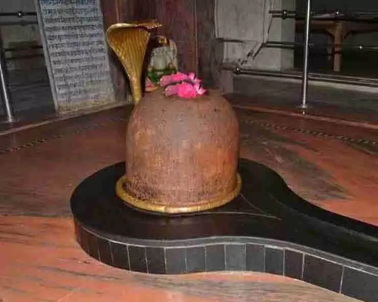 Mahadev Temple:  केसरिया रंग तो कभी लाल मंदिर में भोलेनाथ को तीन रूपों में देखे