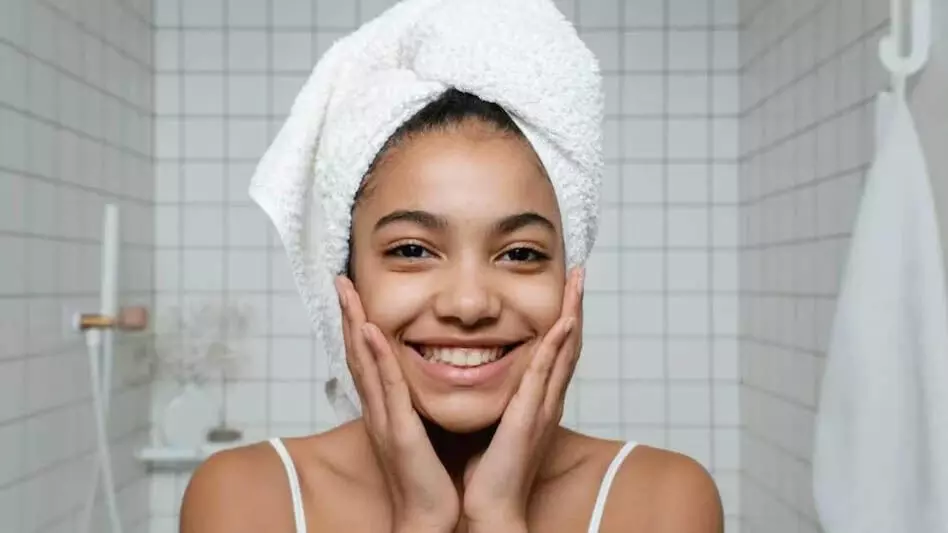 सेलेब्स द्वारा पसंद किया जाने वाला सबसे हॉट Skincare ट्रेंड