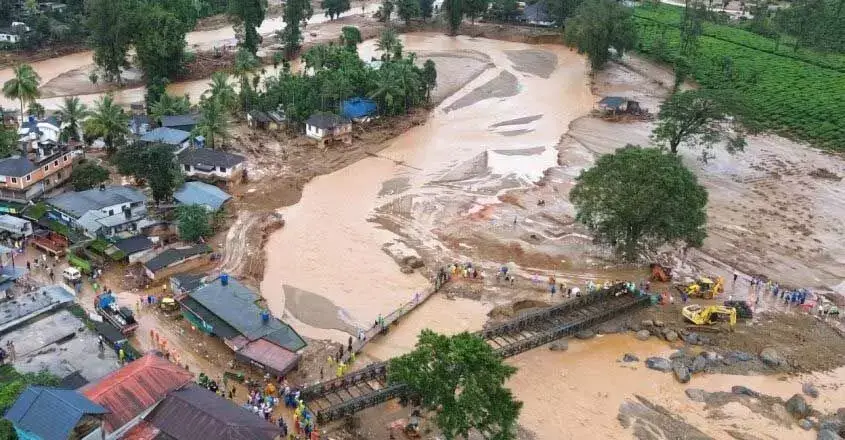 KERALA : वायनाड राहत शिविरों में लड़कियों के लिए गठबंधन की मांग