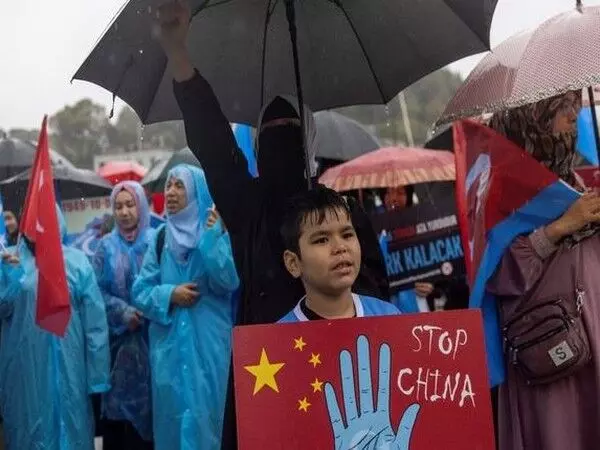 Uighur advocacy समूहों ने श्रम से जुड़े उत्पादों पर आयात प्रतिबंध के अमेरिकी विस्तार की सराहना की