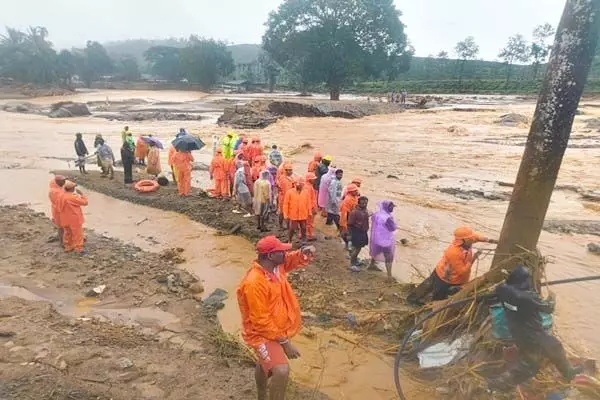 धन की कमी से भूस्खलन पीड़ितों के पुनर्वास प्रयासों पर नहीं पड़ेगा असर: PM Modi