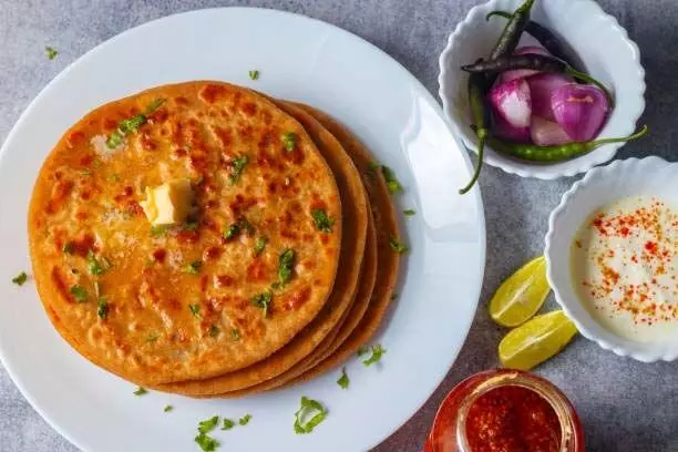 Aloo Paratha: बेहद मसालेदार ये Aloo Paratha, नोट करे  रेसिपी