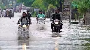 UP Rain:  प्रदेश के 40 जिलों में आज होगी भारी बारिश,  IMD का ताजा अपडेट