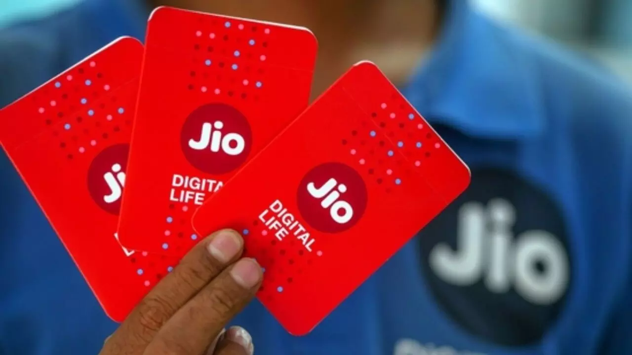 Jio के इस प्लान में 98 दिनों की वैलिडिटी के साथ मिलेगा रोज 2GB डाटा