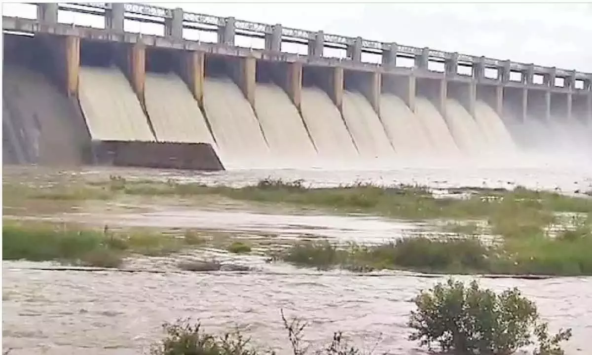 लगातार जल प्रवाह के साथ Tungabhadra जलाशय पूरी क्षमता के करीब पहुंच गया