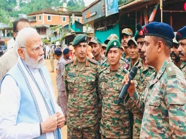 Indian Army: PM Modi को वायनाड में खोज और बचाव अभियान की प्रगति के बारे में जानकारी दी गई