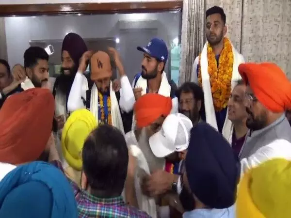 Amritsar पहुंचे कांस्य पदक जीतने के बाद भारतीय हॉकी खिलाड़ी