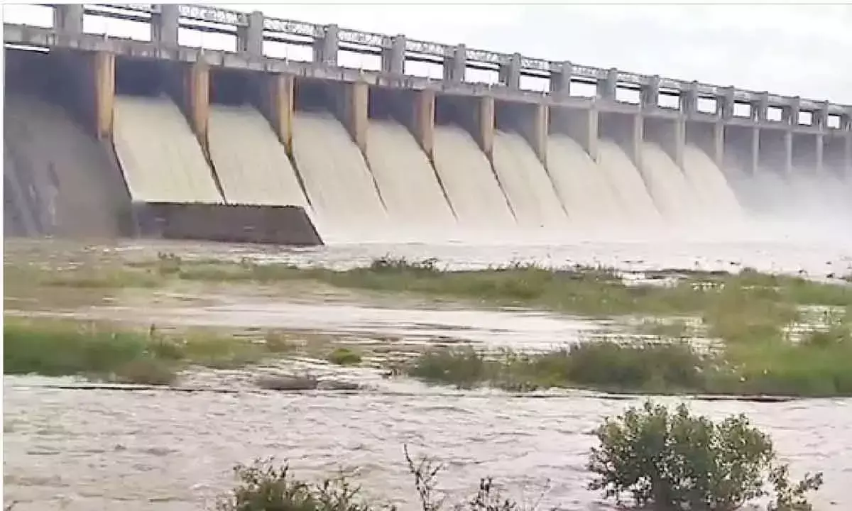 लगातार जल प्रवाह के साथ Tungabhadra जलाशय पूरी क्षमता के करीब