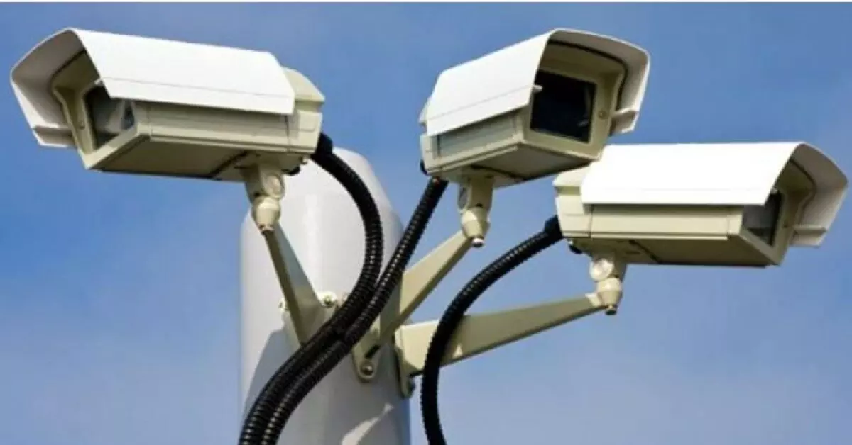 West Bengal में आलू से लदे ट्रकों की आवाजाही पर नजर रखने के लिए CCTV कैमरे लगाए गए