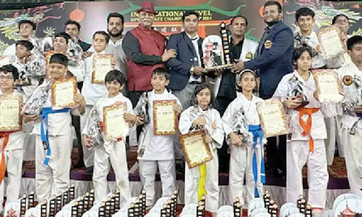 युवा Karate प्रतिभा ने अंतर्राष्ट्रीय चैंपियनशिप में स्वर्ण पदक जीता