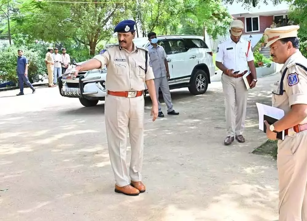 Chennai उपनगर में युवा सफाई कर्मचारी की दुखद मौत से सुरक्षा संबंधी चिंताएं बढ़ीं