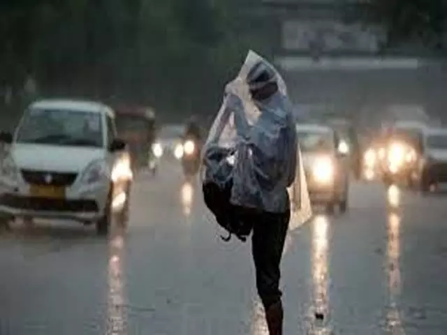 Delhi में भारी बारिश, यातायात प्रभावित, कई इलाकों में जलभराव