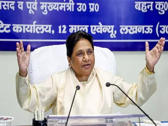 Mayawati ने SC/ST में क्रीमी लेयर को लेकर कांग्रेस पर निशाना साधा