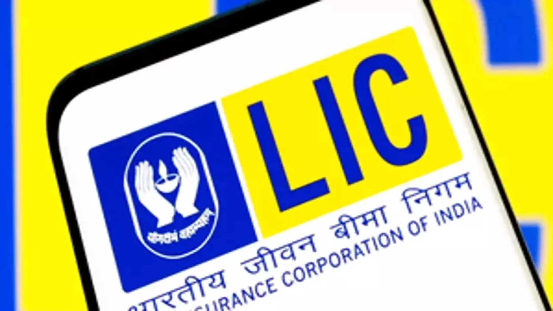 LIC  FY 2025 में शेयर बाजार में करीब 1.30 लाख करोड़ का निवेश करेगी