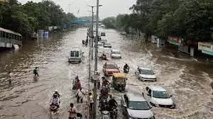 Rain took: बारिश ने दिल्ली में दो नाबालिगों की मौत के साथ कई लोगों की जान ले ली