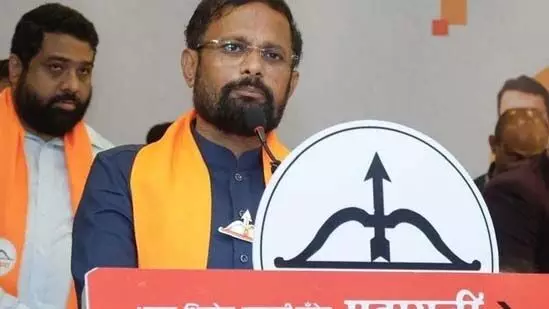 Shiv Sena: शिवसेना सांसद का आरोप, गुप्ता भाई से मिले थे ठाकरे, जांच की मांग