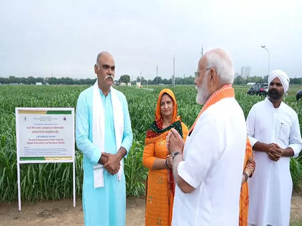 किसानों द्वारा प्राकृतिक खेती को अपनाने से महत्वपूर्ण उपलब्धियाँ मिलने की उम्मीद: PM Modi