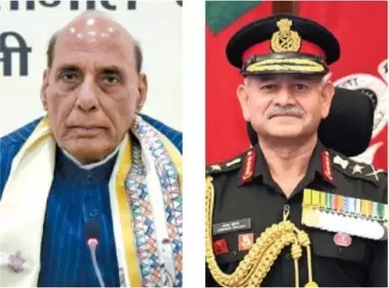 Jammu: राजनाथ सिंह, सेना प्रमुख ने शहीद सैनिकों को श्रद्धांजलि दी