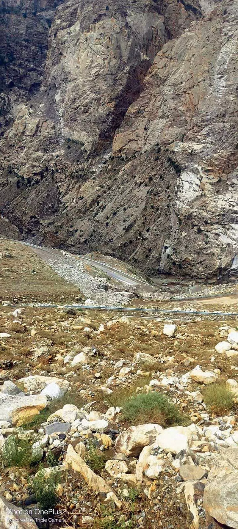 Kinnaur में भारी बारिश और बादल फटने से जनजीवन प्रभावित, राजमार्ग अवरुद्ध