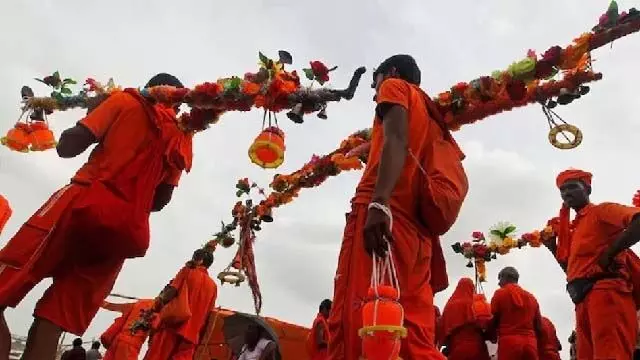 Shravan : ओडिशा में श्रावण के चौथे सोमवार को शिव मंदिरों में श्रद्धालुओं की भीड़ उमड़ी