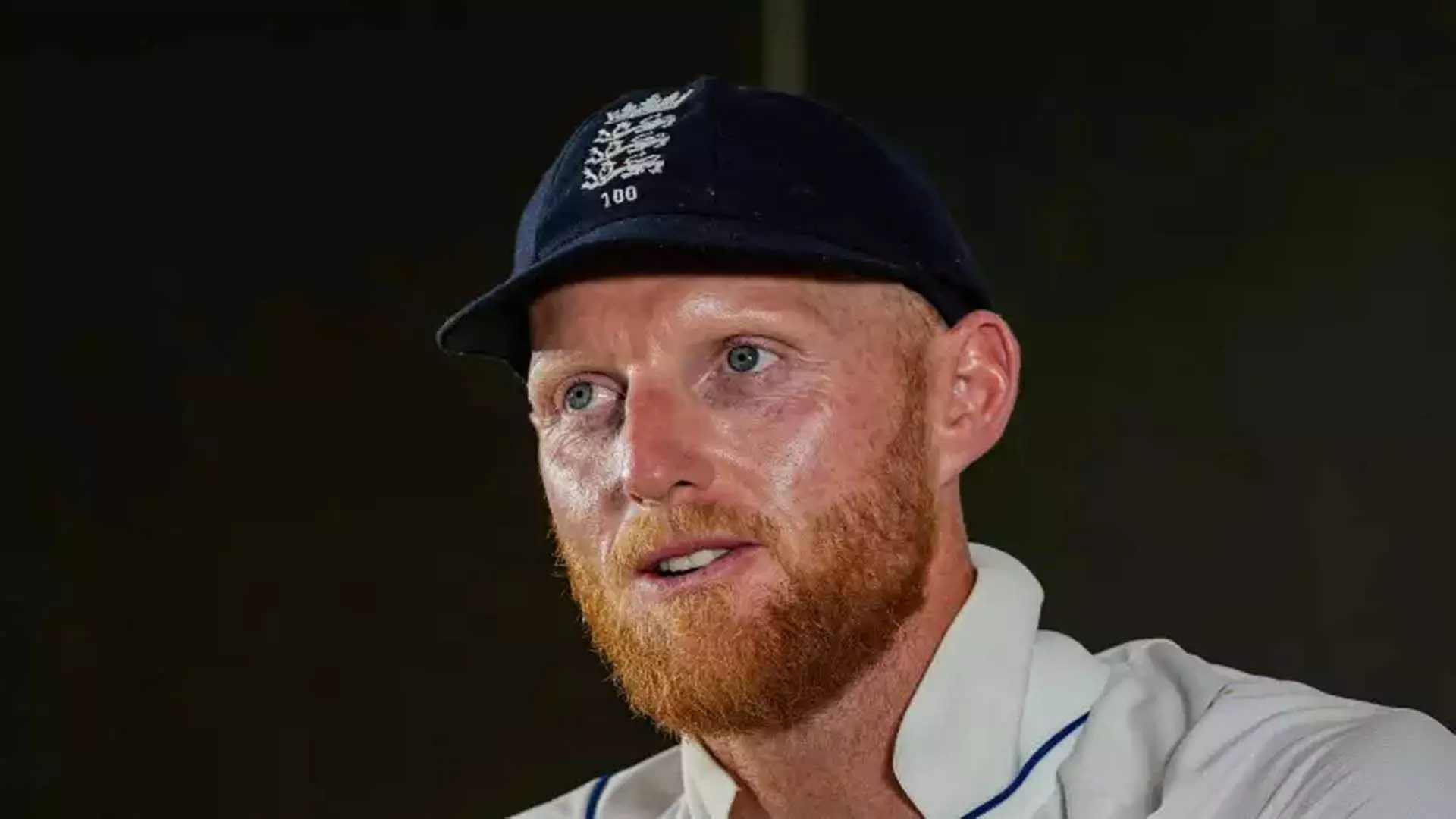 Ben Stokes को हैमस्ट्रिंग की चोट के कारण मैदान से बाहर ले जाया गया