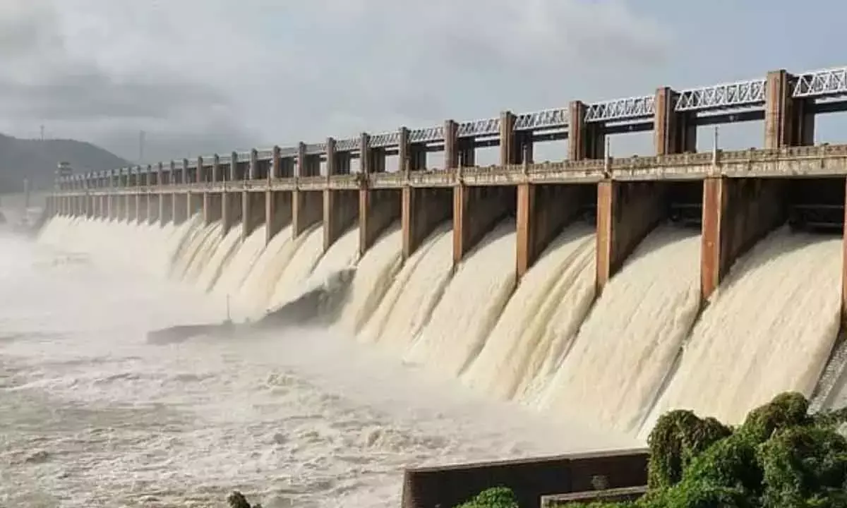 Andhra Pradesh: तहसीलदारों को हाई अलर्ट पर रहने को कहा गया