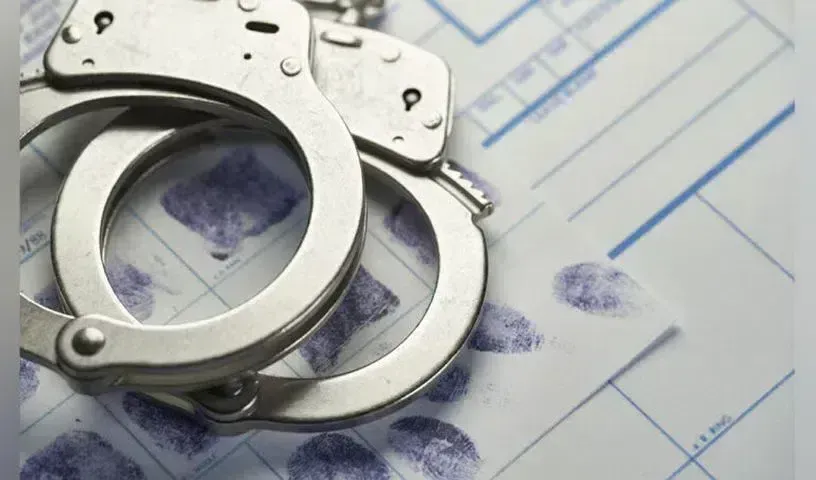 तस्करी के आरोप में केला व्यापारी और सामाजिक कार्यकर्ता Arrested