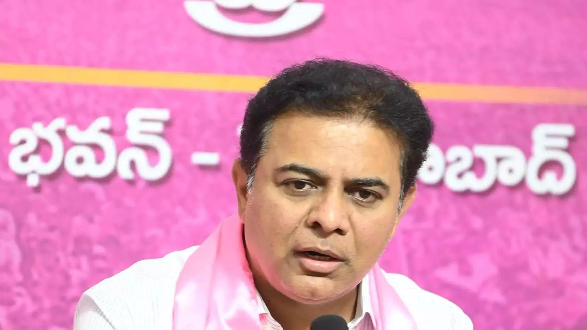 KTR ने तेलंगाना में कृषि भूमि में गिरावट को लेकर कांग्रेस पर सवाल उठाए