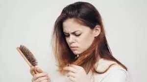 Hair Tips:   इस मौसम में खास होना चाहिए हेयर केयर रुटीन