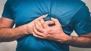 Heart disease: ये साधारण सा लक्षण हो सकता है हार्ट अटैक का संकेत