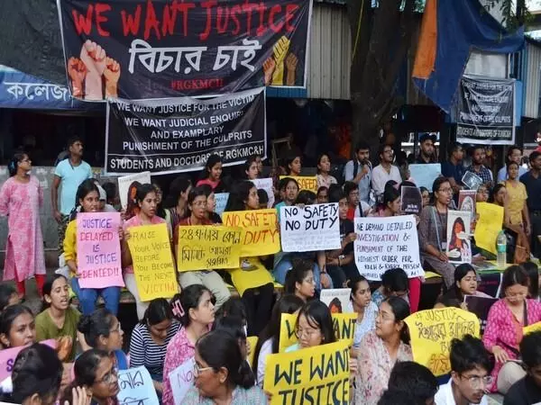 Kolkata doctor rape-murder case : जूनियर डॉक्टर और अन्य को पूछताछ के लिए बुलाया