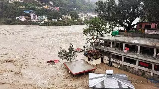 Uttarakhand:   भरी बारिश से तबाही, ग्रामीणों   का  भारी नुकसान