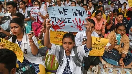 Kolkata doctor rape: पीड़िता के साथ खाना खाने वाले 4 जूनियर डॉक्टर तलब