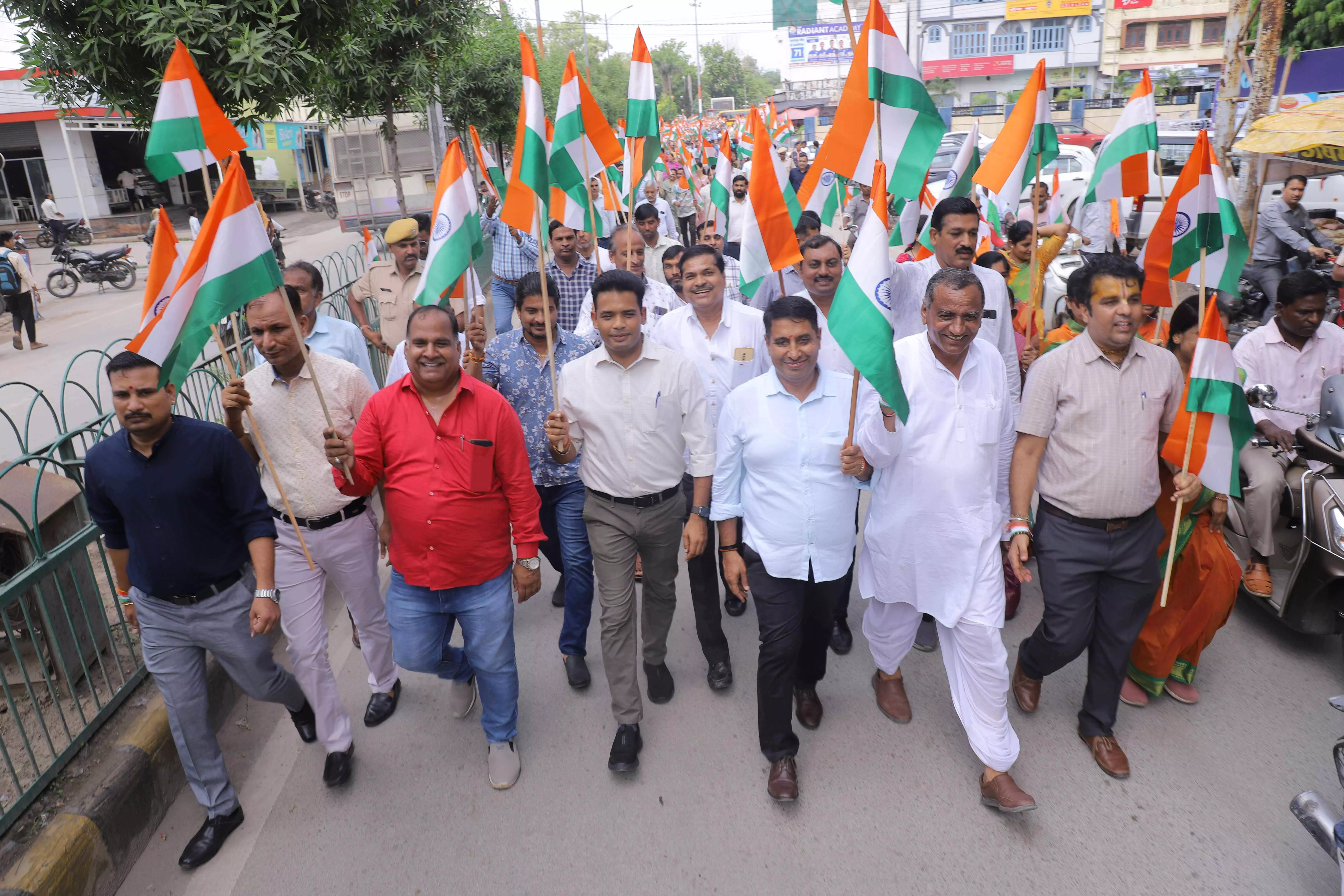 Har Ghar Tiranga अभियान के तहत निकाली तिरंगा रैली, 15 अगस्त को घरों पर तिरंगा फहराने की अपील