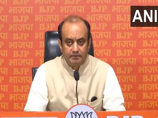 अपराधियों का साथ देना समाजवादी पार्टी के डीएनए में है: Sudhanshu Trivedi