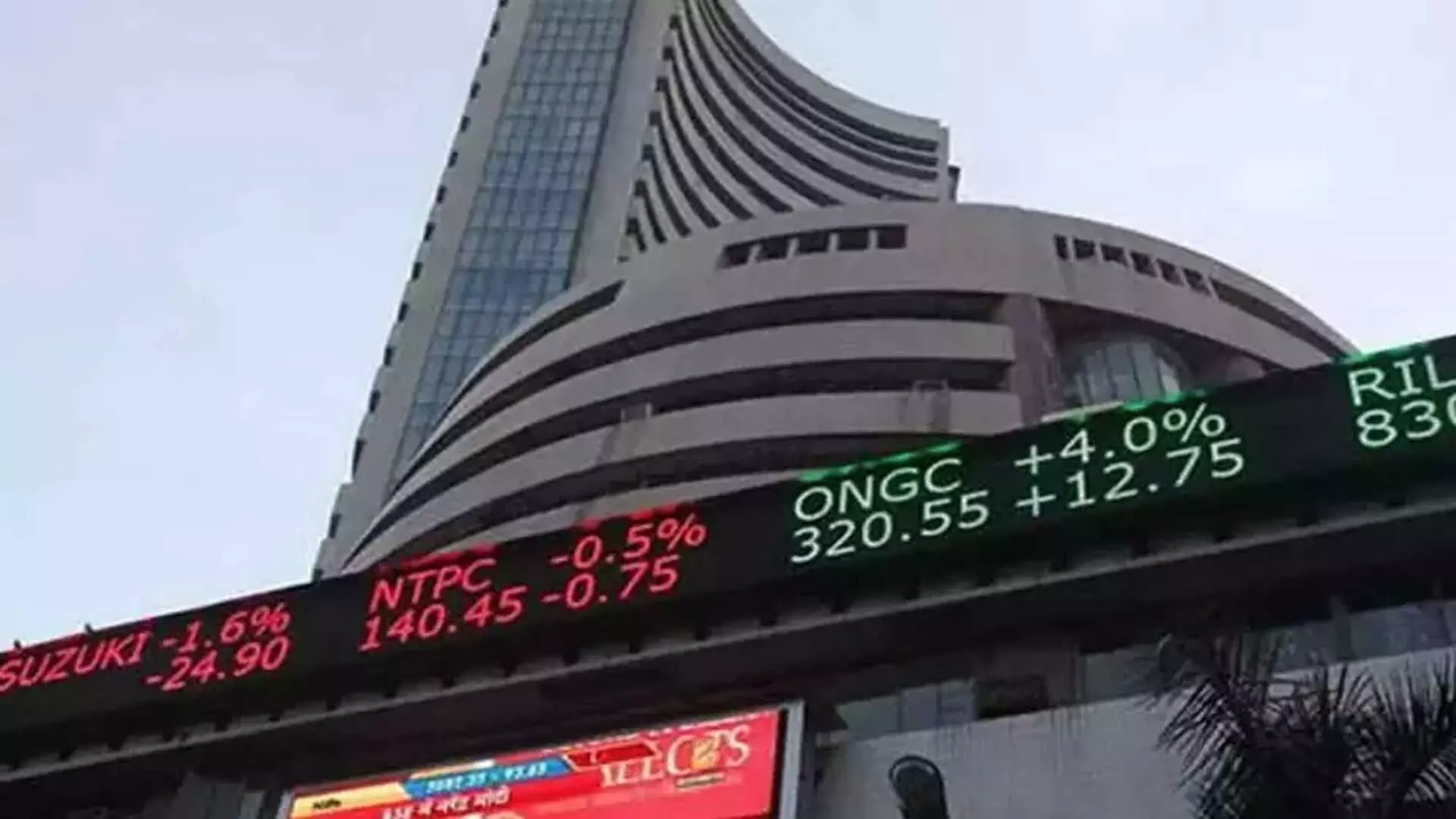 व्यापक बिकवाली के बीच Sensex करीब 700 अंक टूटा, 79 हजार से नीचे आया