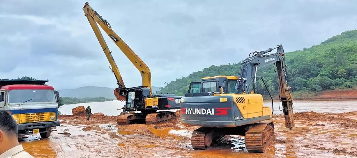 Shirur Landslide : अर्जुन की लॉरी के हिस्से मिले