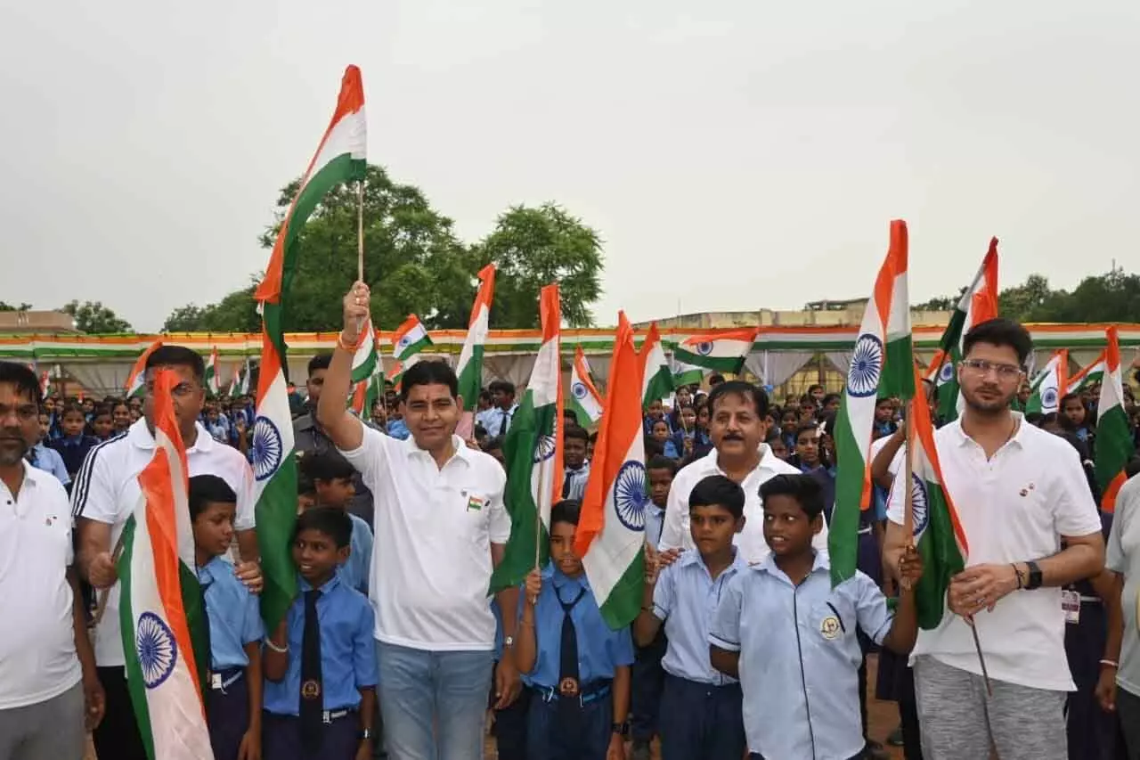 स्वतंत्रता दौड़ में शामिल हुए खेल मंत्री टंकराम वर्मा