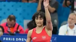 Vinesh Phogat को 11 लाख रुपये सहित 2 एकड़ जमीन देने का ऐलान