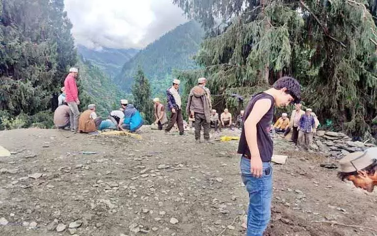 Malana में हेलिपैड तैयार, हेलिकॉप्टर का इंतजार