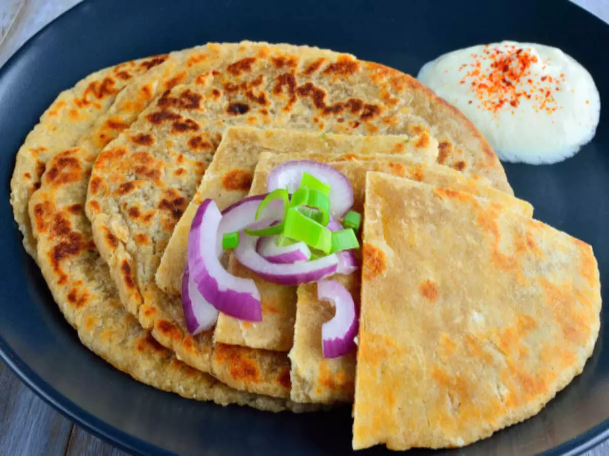 Onion Paratha रेसिपी बनाये