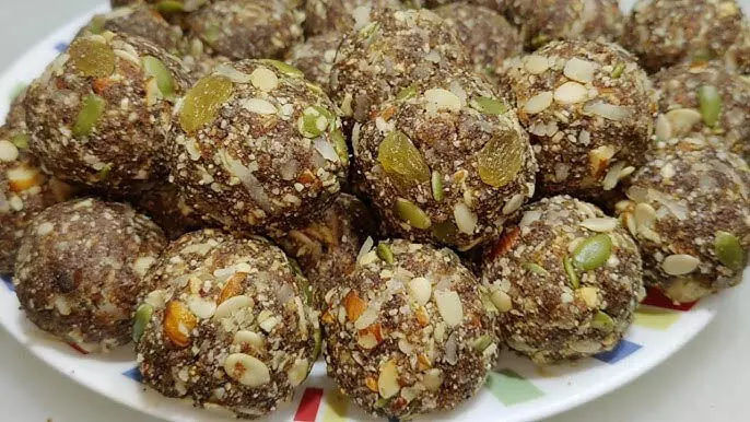 Figs and Dates से बने कैल्शियम से भरपूर लड्डू