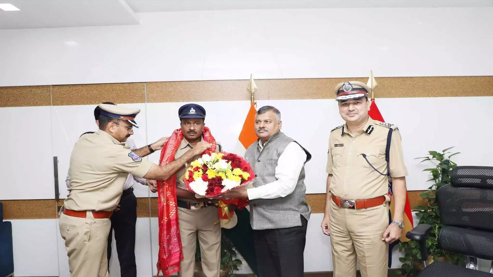 Head Constable चादुवु यादैया को वीरता के लिए राष्ट्रपति पदक से सम्मानित किया गया