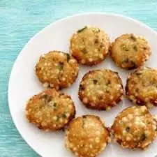 Sabudana Vada Recipe:  एक नहीं, कई  तरीकों से बनाए जा सकते हैं साबूदाना वड़ा