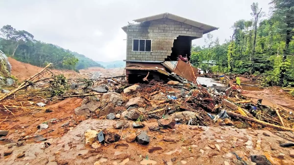 Wayanad landslide : सरकार ने मृतकों के परिजनों को 6 लाख रुपए की सहायता देने की घोषणा की