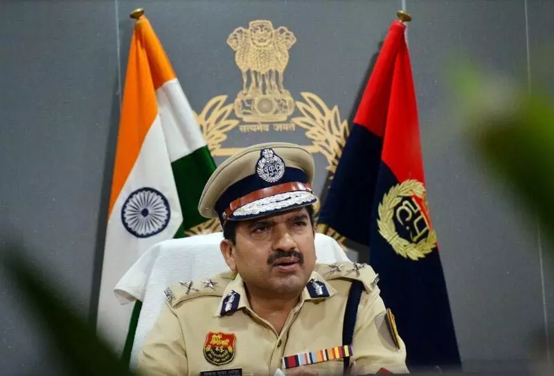 Haryana : गुरुग्राम पुलिस कमिश्नर विकास अरोड़ा समेत पदक से सम्मानित किया गया