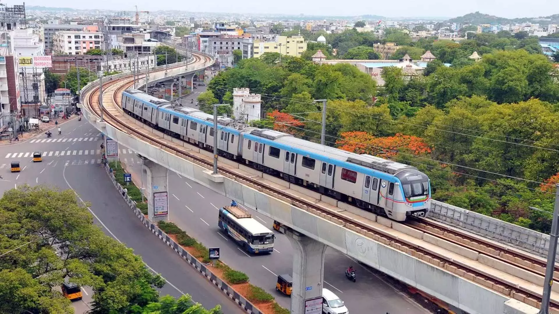 Metro उपयोगकर्ताओं ने नागोले स्टेशन पर पार्किंग शुल्क का विरोध किया