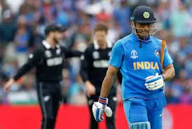 MS Dhoni ने आज के दिन ही लिया था अंतरराष्ट्रीय संन्यास