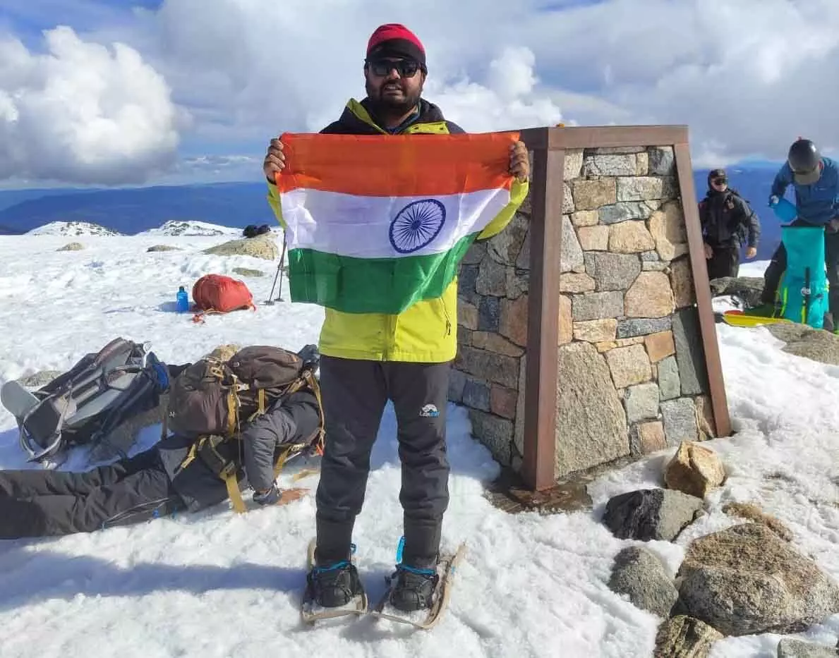 छत्तीसगढ़ के पर्वतारोही ने ऑस्ट्रेलिया की सबसे ऊंची चोटी पर फहराया तिरंगा