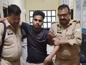 बुर्का पहनकर छात्रा पर तेजाब फेंका, पुलिस ने उठाया ये कदम, सामने आया VIDEO